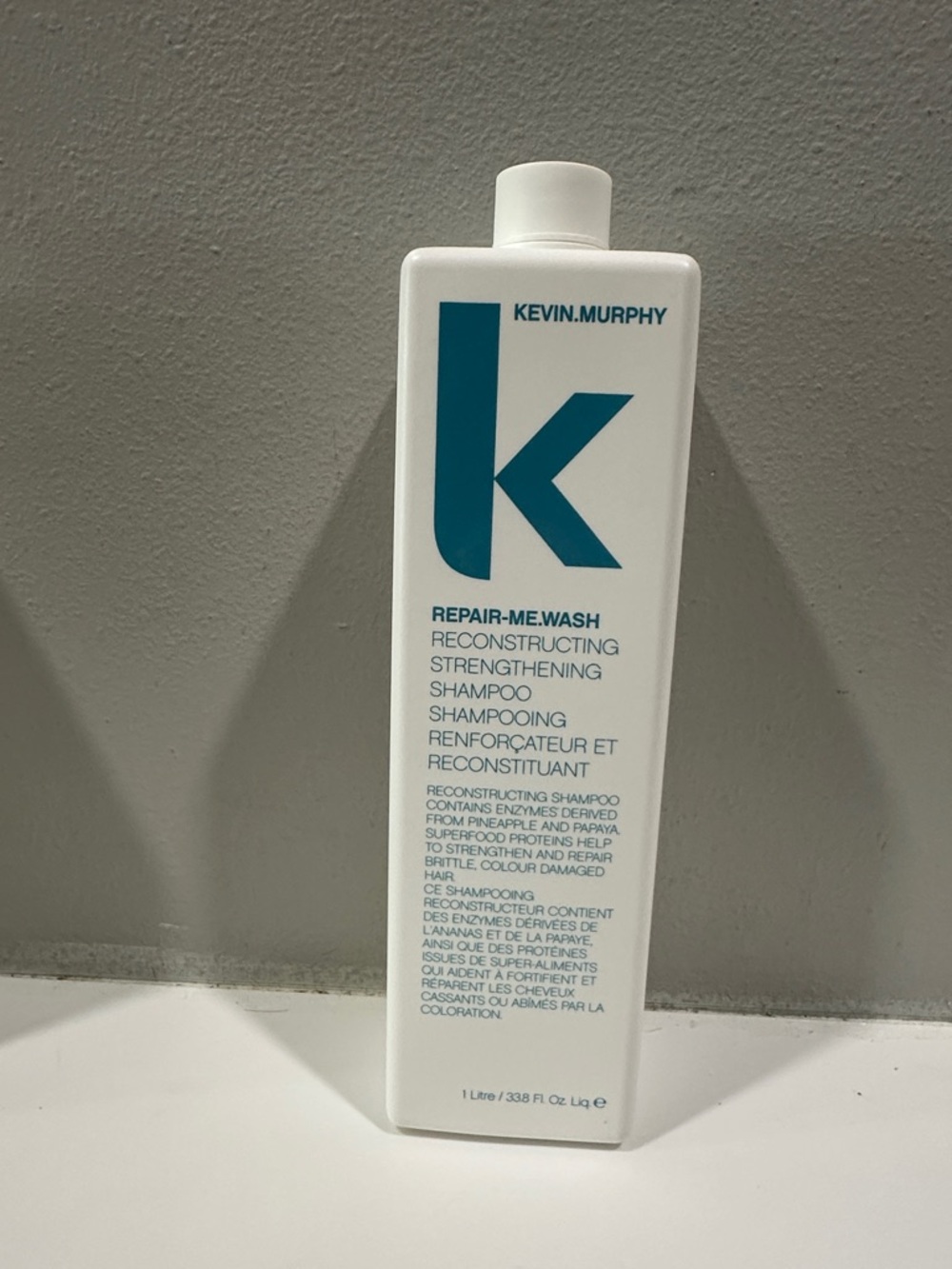 KEVIN.MURPHY Repair-Me.Wash Reconstructing Shampoo - Teal & White